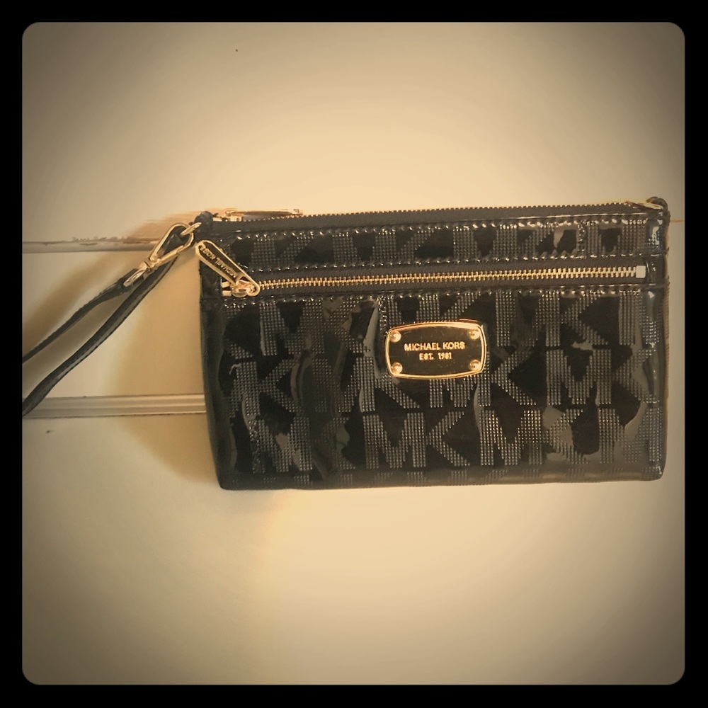 NWOT Michael Kors wristlet